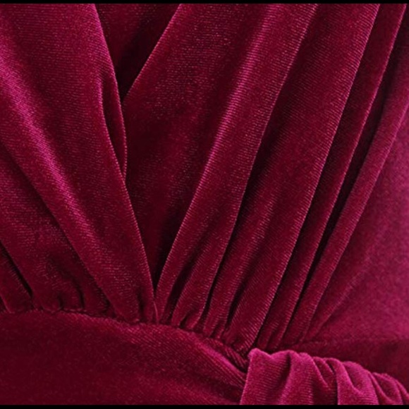 Red velvet v neck bodycon mini dress - Picture 5 of 6